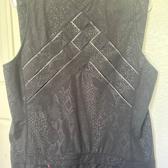 Lululemon Light Speed Vest size 10 - Picture 6 of 10